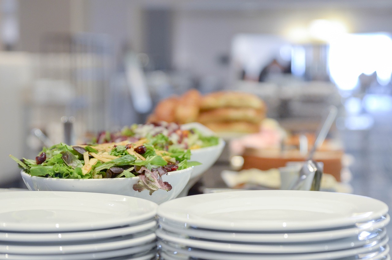 bokeh, plates, salad-3819924.jpg